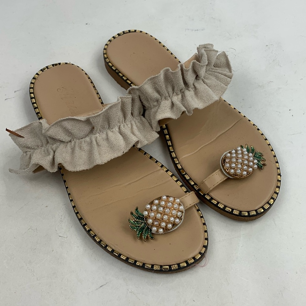 Milan Ruffled Huayiduo Pineapple Sandals Size 39 (8) Creme Tan Pearl Pineapple